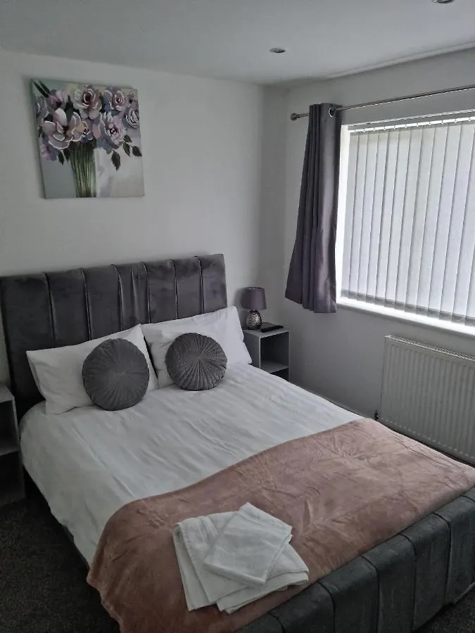 Entire House - Cheshire Oaks/Ellesmere Port Holiday home