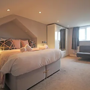  Holiday home Queens Road - Luxury Spacious In Chester